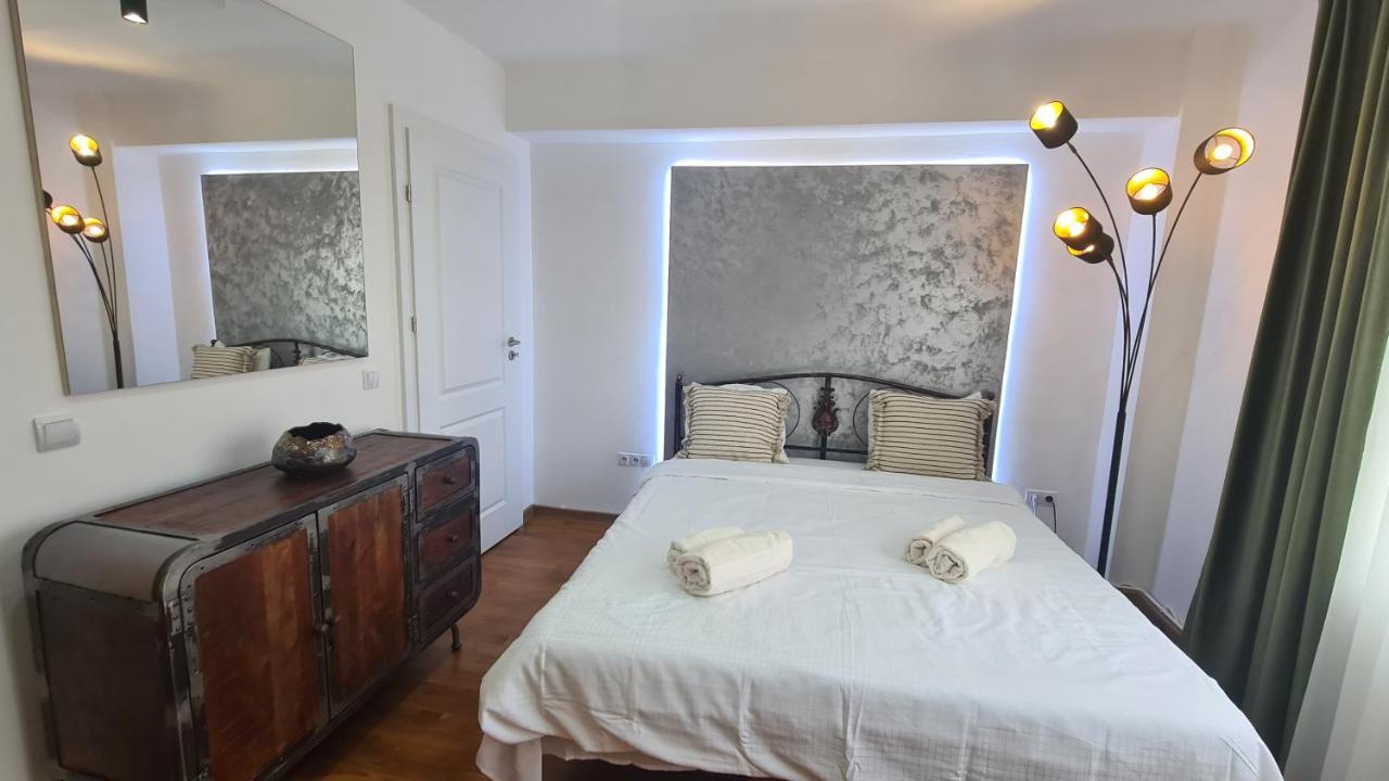 Main Square 5 Star Luxury Apartment With View Cluj-Napoca Exterior photo