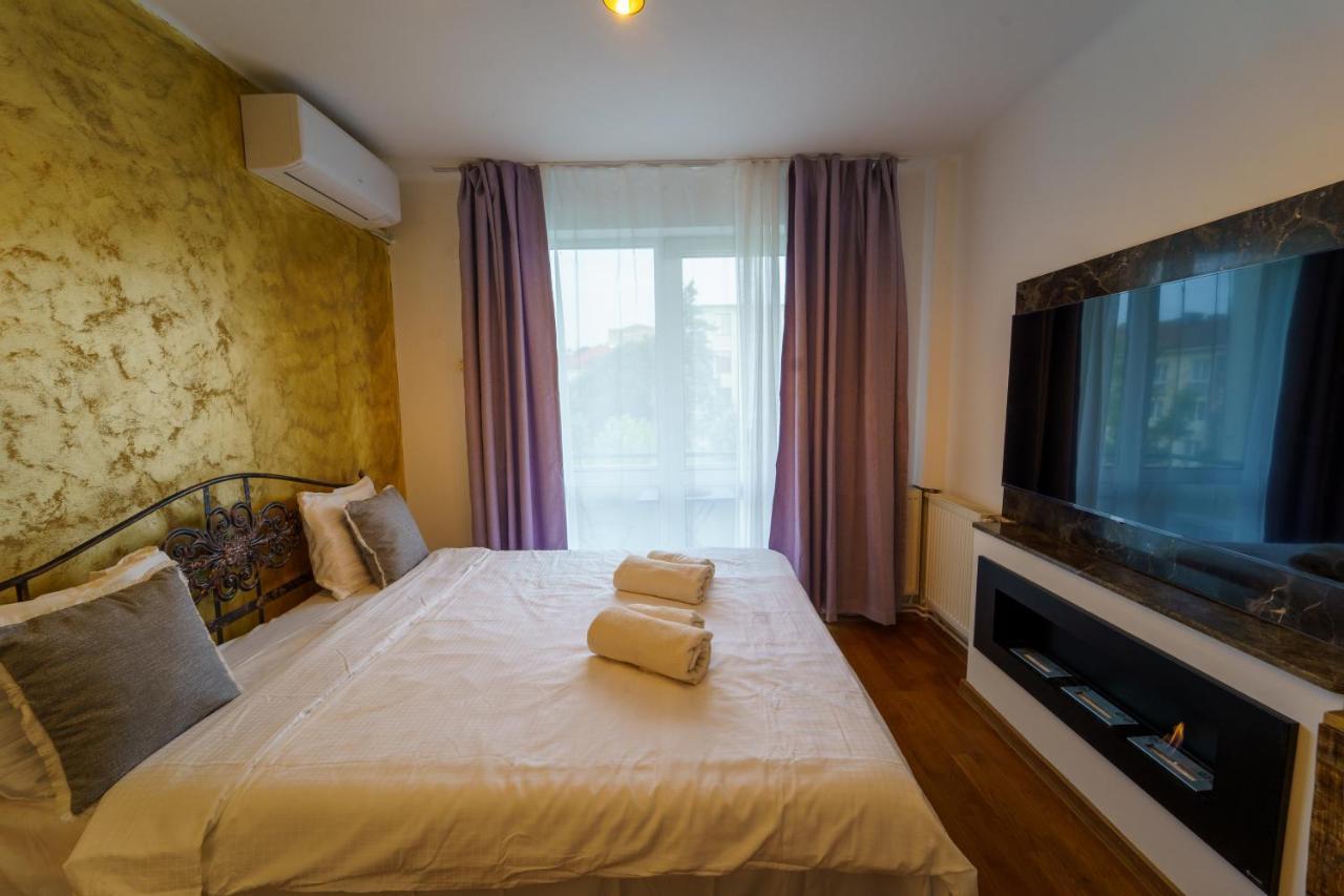 Main Square 5 Star Luxury Apartment With View Cluj-Napoca Exterior photo