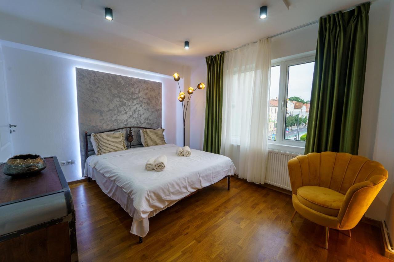 Main Square 5 Star Luxury Apartment With View Cluj-Napoca Exterior photo