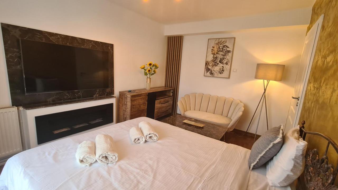 Main Square 5 Star Luxury Apartment With View Cluj-Napoca Exterior photo