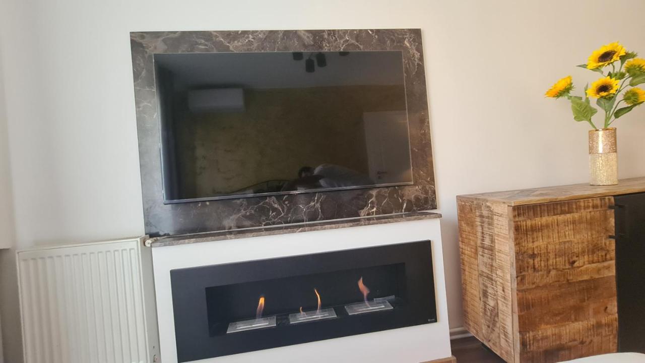 Main Square 5 Star Luxury Apartment With View Cluj-Napoca Exterior photo