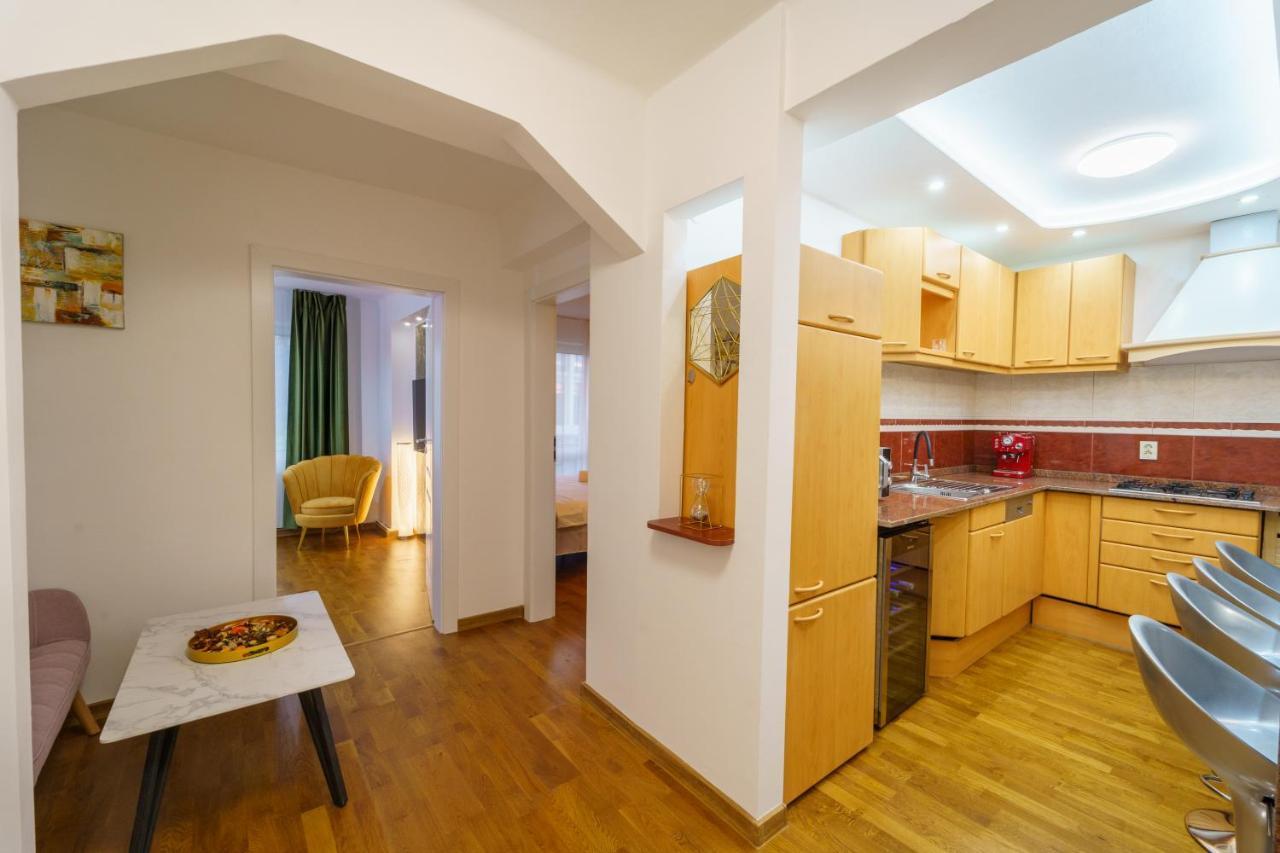 Main Square 5 Star Luxury Apartment With View Cluj-Napoca Exterior photo