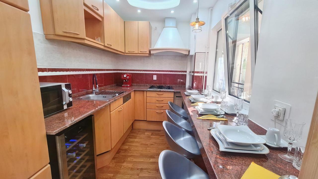 Main Square 5 Star Luxury Apartment With View Cluj-Napoca Exterior photo